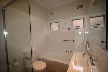 Fairways Close - Accommodation BNB 4