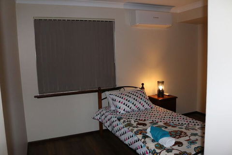 Cozy Stay At Kearsley - Accommodation BNB 5