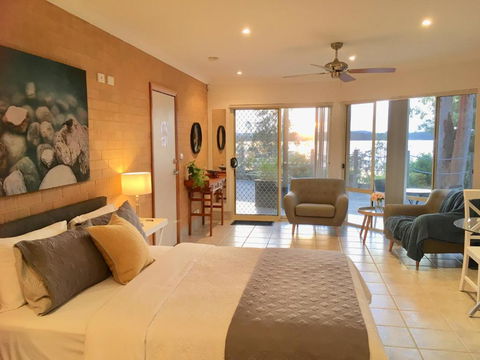 SilverWaters Waterfront Accommodation - Accommodation BNB 1
