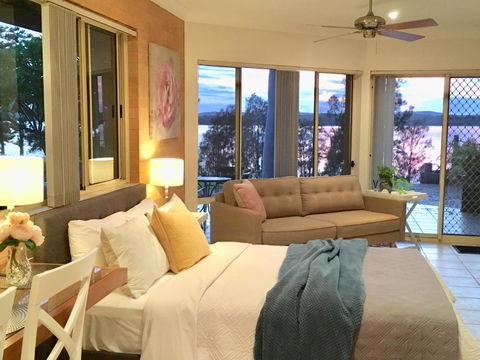 SilverWaters Waterfront Accommodation - Accommodation BNB 3