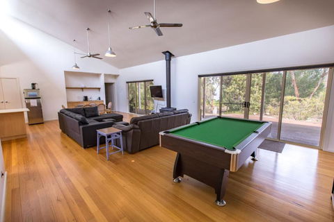 Acacia Lakehouse The Lake At Your Doorstep - Accommodation BNB 6