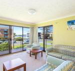 Champagne Court 1 with Water Views - Accommodation BNB