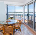 Fairholme 8 Perfect Lakefront Position - Accommodation BNB
