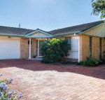 1 / 4 Huntly Close - Accommodation BNB