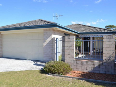 1 / 54 Parkes Airconditioned - Accommodation BNB 1
