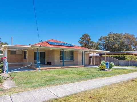Bubsys Beach House At Pebbly - Accommodation BNB 6