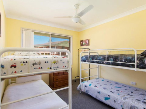 Bubsys Beach House At Pebbly - Accommodation BNB 3