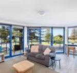 Heritage 202 Overlooking the Water - Accommodation BNB