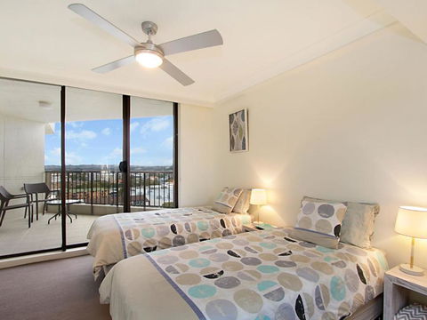 Seascape Apartments Unit 1201A Luxury Apartment With Views Of The Gold Coast & Hinterland - Accommodation BNB 4