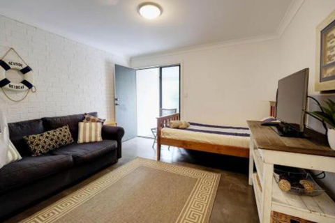 AtTHE COVE - Accommodation BNB 7