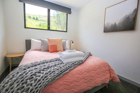 Glass House Bright - Accommodation BNB 1