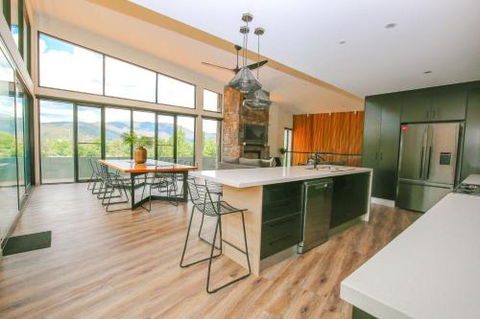 Glass House Bright - Accommodation BNB 4