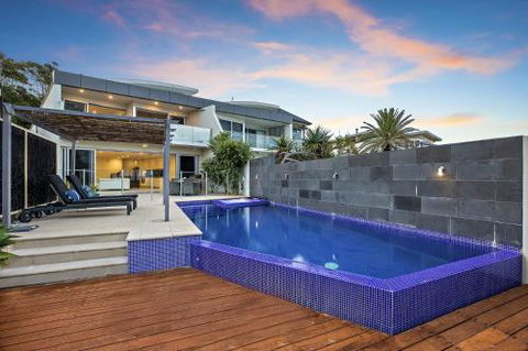 Beachfront #12 - Accommodation BNB 2