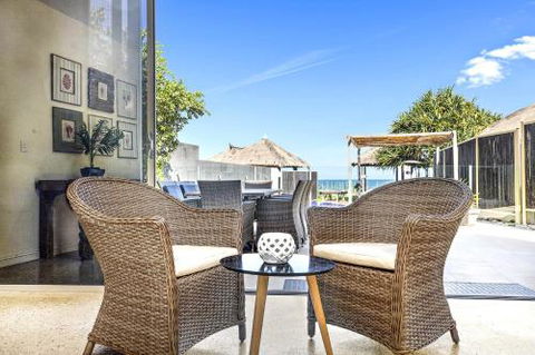 Beachfront #12 - Accommodation BNB 6
