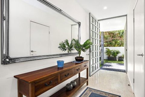 Beachfront #12 - Accommodation BNB 3