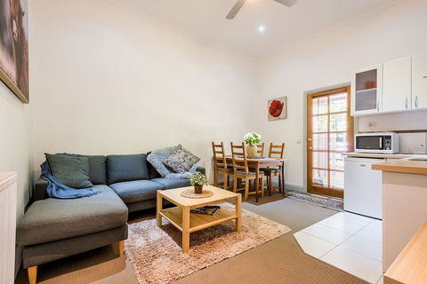 Avalon House - Accommodation BNB 1