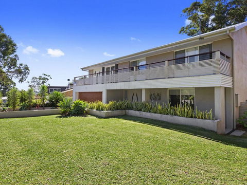 HILLTOP HAVEN In MOLLYMOOK - Accommodation BNB 5