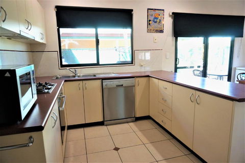Ningaloo Breeze Villa 9 3 Bedroom Fully Self Contained Holiday Accommodation - Accommodation BNB 6