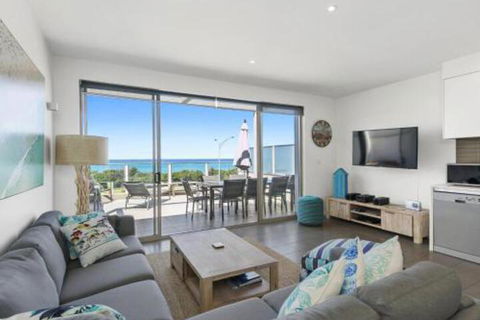 WATERFRONT SEVEN In The Heart Of Lorne - Accommodation BNB 2