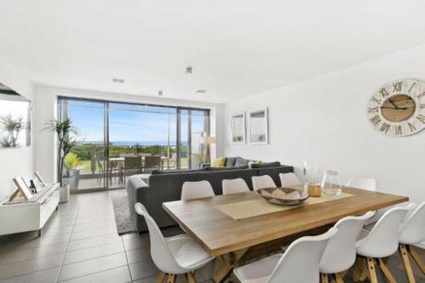 WATERFRONT TWO Position Perfect NEW LISTING 2019 - Accommodation BNB 5