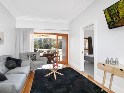 Advilla Stylish Charming & Central Location - Accommodation BNB 5