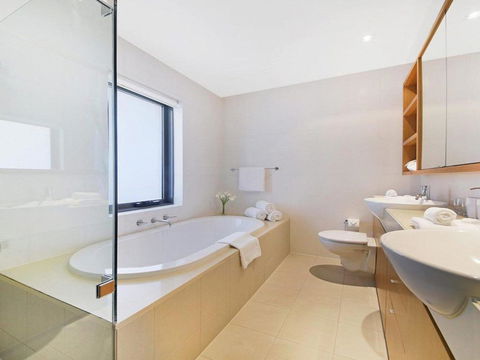 Arum 4 Heritage Park Contemporary & Timeless - Accommodation BNB 2