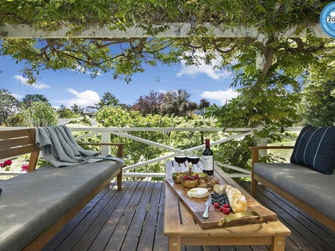 Bourne Cottage Perfect For All Seasons - Accommodation BNB 4
