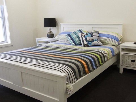 Joness Beach House Perfect Location With Views! - Accommodation BNB 1
