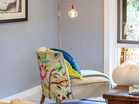 Lovett Quirky Stylish With A Bush Backdrop - Accommodation BNB 1