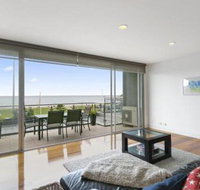 LOUTTIT BAY APARTMENT 1 Free wifi ocean views  the ultimate location - Accommodation BNB