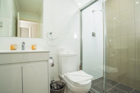 Peaceful 2kingbed Rootyhill Townhouse Near Station - Accommodation BNB 6