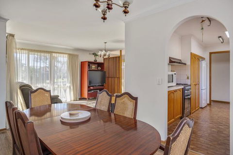 Foreshore Beach House Ideal Family Spot - Accommodation BNB 4