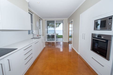 A Foreshore Salamander Bay - Accommodation BNB 5