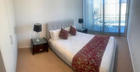 RNR Light Square - Accommodation BNB 2