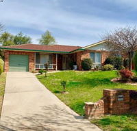 Tidy Home in a Leafy Suburb Great Location - Accommodation BNB