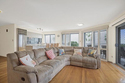 Breakwater Views Apartments - Accommodation BNB 4