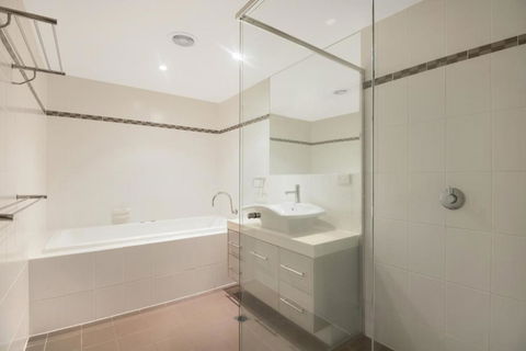 Breakwater Views Apartments - Accommodation BNB 5