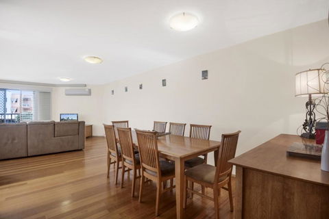 Breakwater Views Apartments - Accommodation BNB 6