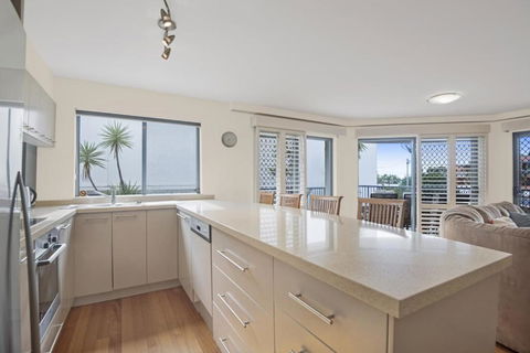Breakwater Views Apartments - Accommodation BNB 3