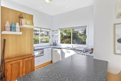 SEAVIEW Ocean Views From A Modern Townhouse - Accommodation BNB 5