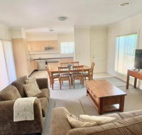 Spacious 2 Bed 2 Bath Villa Central Location Quiet - Accommodation BNB