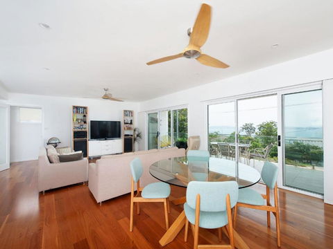 Embracing DutchiesatNelsons Bay - Accommodation BNB 2