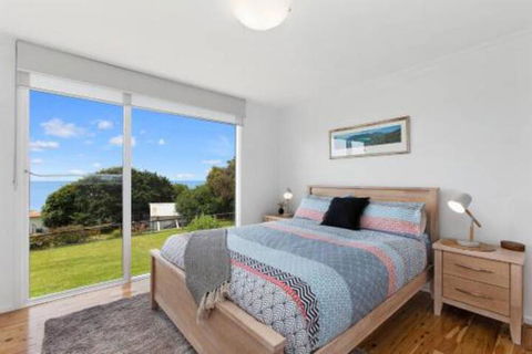 COASTAL HAVEN Panoramic Ocean Views - Accommodation BNB 3