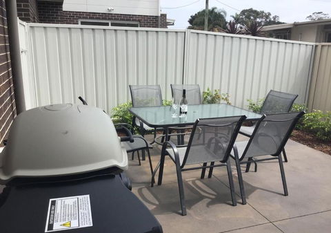 Discover Warilla Bright & Airy Townhouse Near The Beach & Lake - Accommodation BNB 2