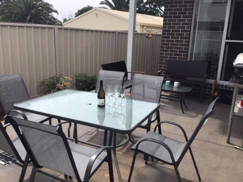 Discover Warilla Bright & Airy Townhouse Near The Beach & Lake - Accommodation BNB 5
