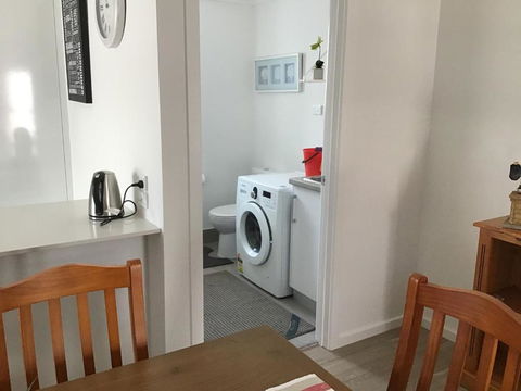 Discover Warilla Bright & Airy Townhouse Near The Beach & Lake - Accommodation BNB 3