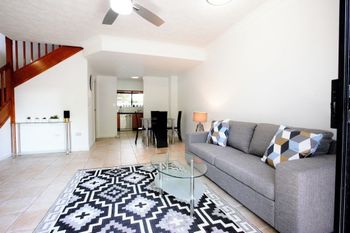 Via Veneto 3 Bedroom Private Home - Accommodation BNB 3