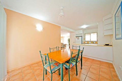 At Beach Court Holiday Villas - Accommodation BNB 6