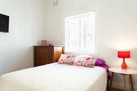 Garden Style Apartment In Prime Location - Accommodation BNB 3