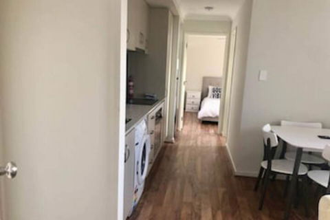 Apartment Stay Close To Surfers Paradise - Accommodation BNB 0